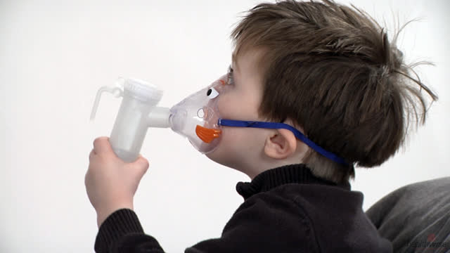 How to Use a Nebulizer With a Mask
