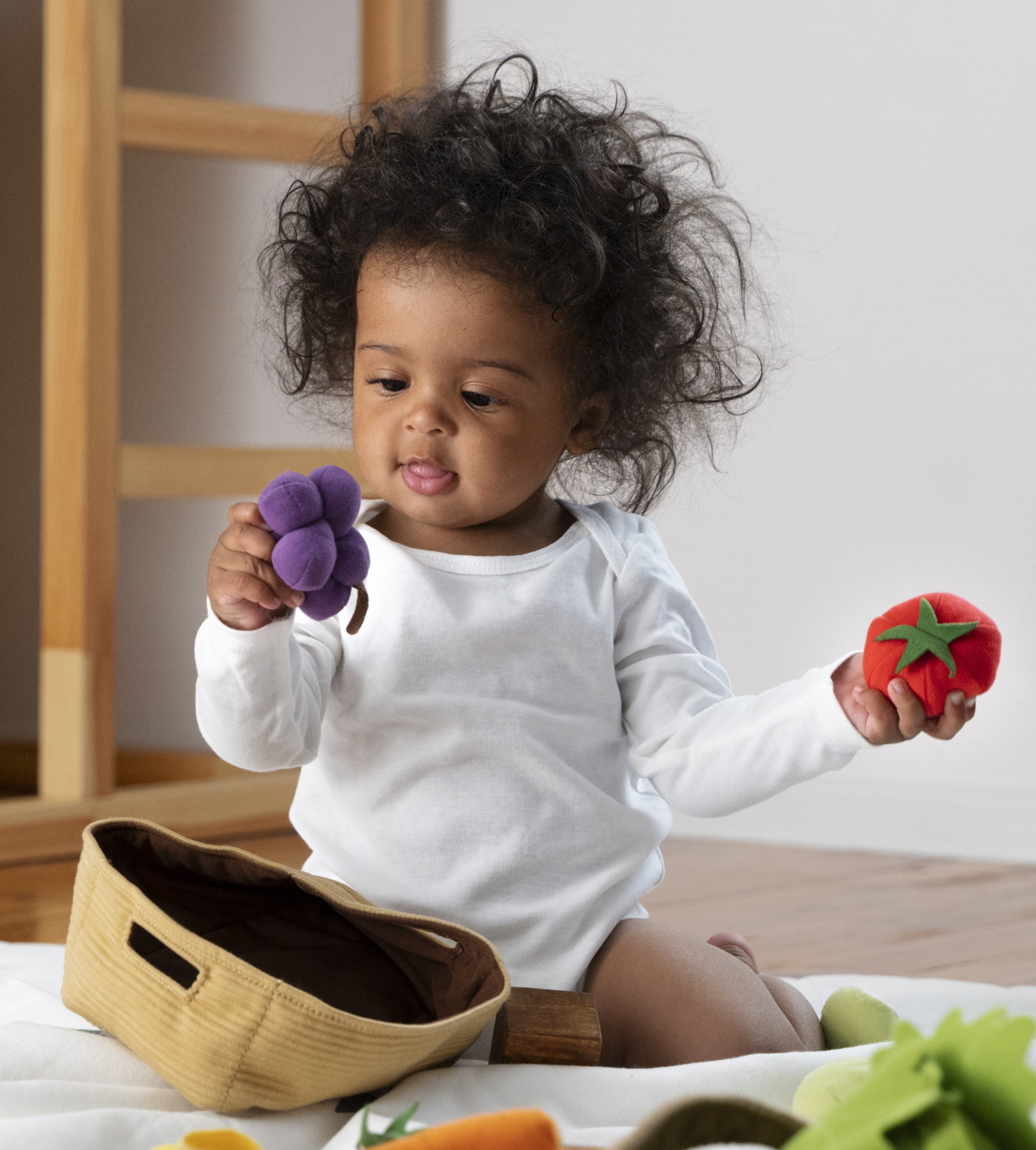 child fine motor development 6 to 12 months